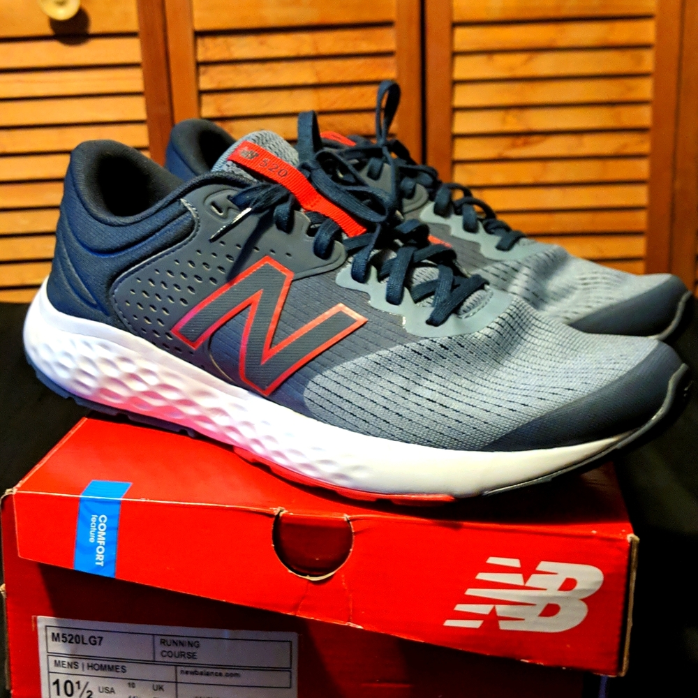 New Balance 520